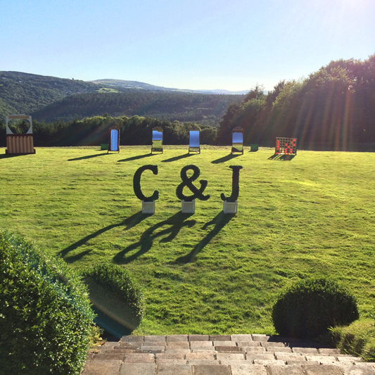 Topiary Ampersand  4